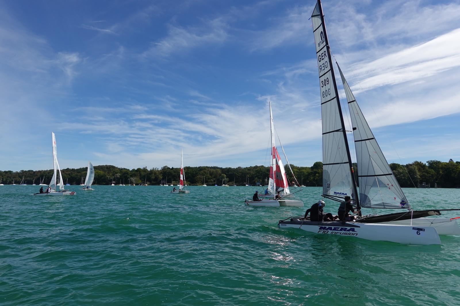 Formula-18-Katamaran GER 309 bei leichtem Wind auf dem Ammersee